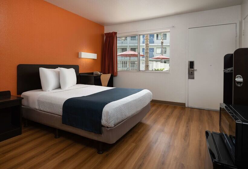 Motel 6carpinteria, Ca  Santa Barbara  North