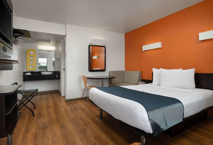 Motel 6carpinteria, Ca  Santa Barbara  North