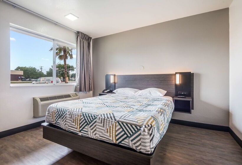 Motel 6college Station, Tx  Bryan