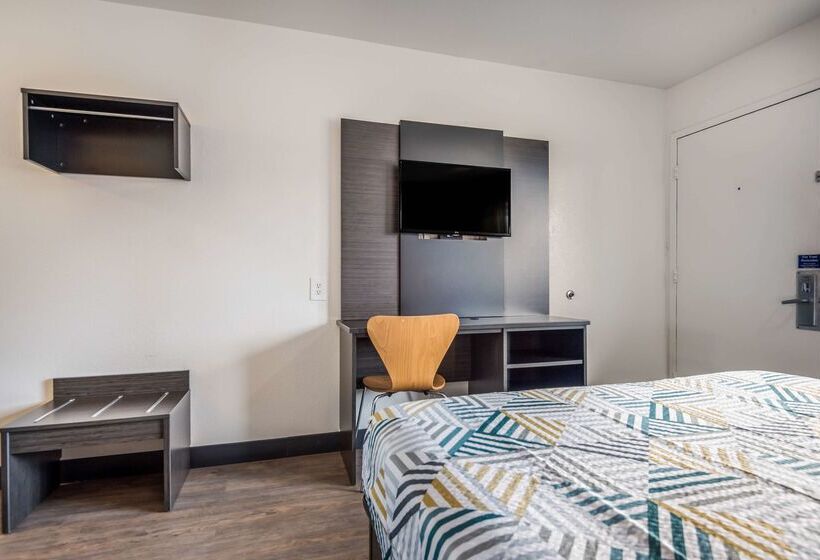 Motel 6college Station, Tx  Bryan