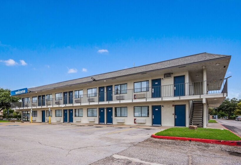 Motel 6college Station, Tx  Bryan