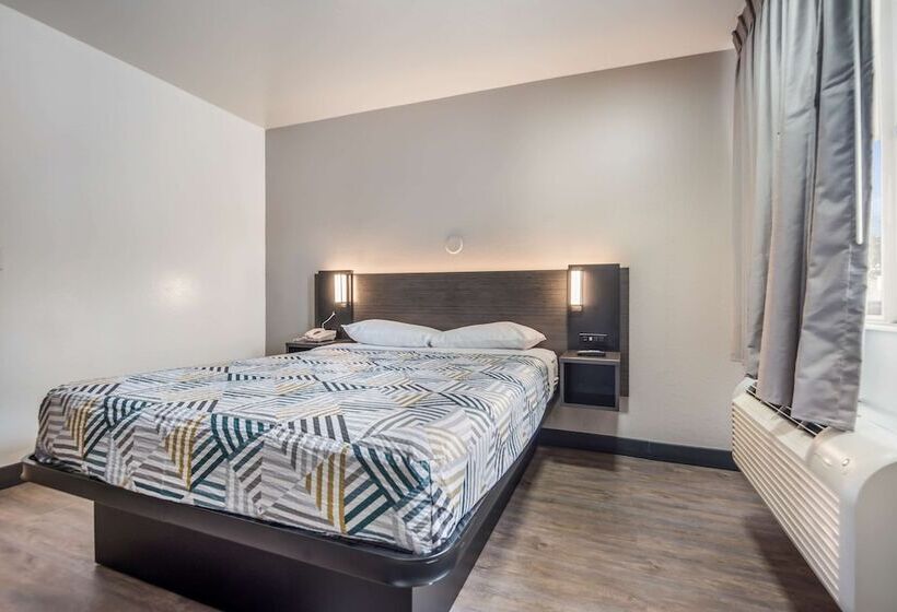 Motel 6college Station, Tx  Bryan