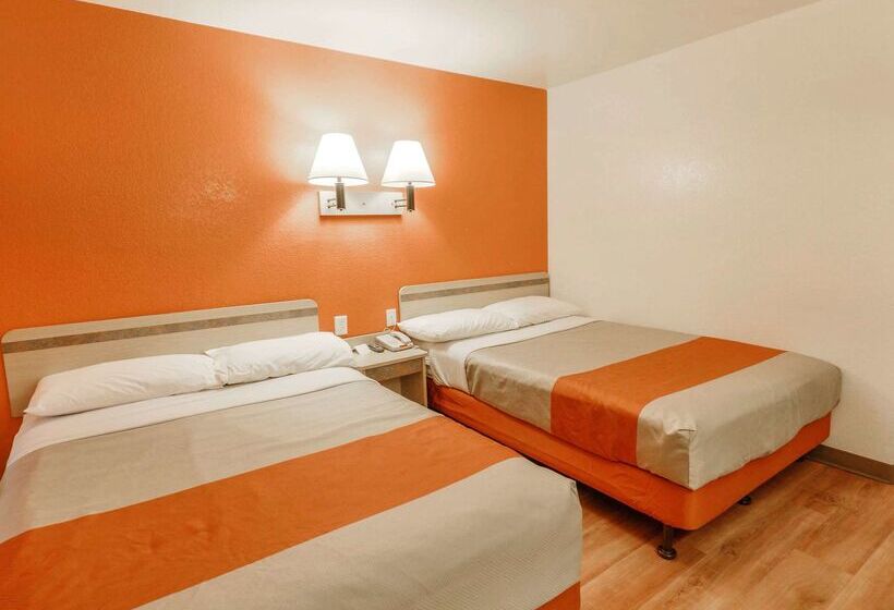 Motel 6 Huntsville, Tx