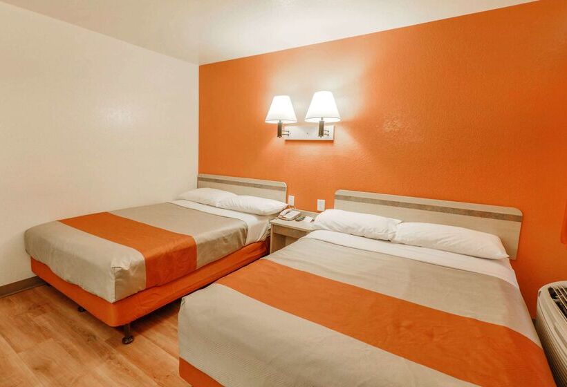 Motel 6 Huntsville, Tx