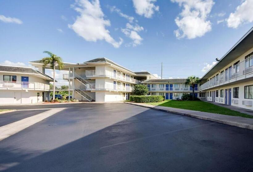 Motel 6 Lakeland, Fl