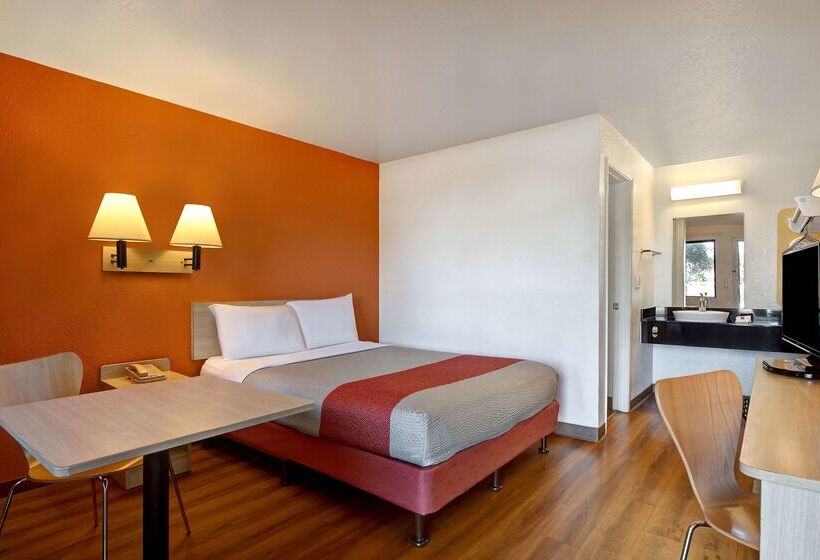 Motel 6 Monterey, Ca