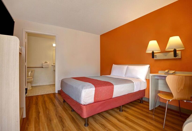 Motel 6 Monterey, Ca