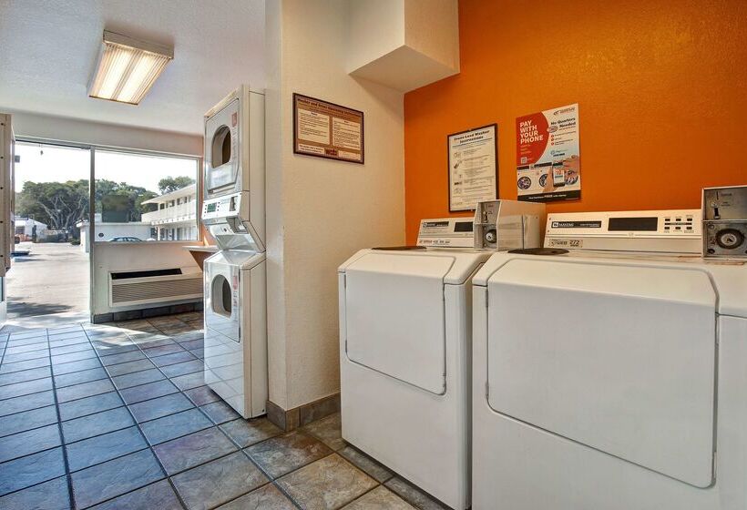 Motel 6 Monterey, Ca
