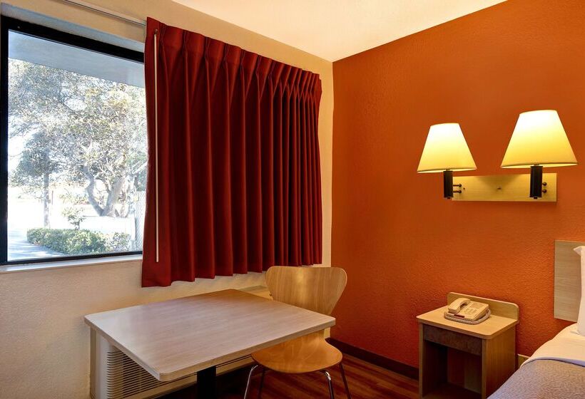 Motel 6 Monterey, Ca