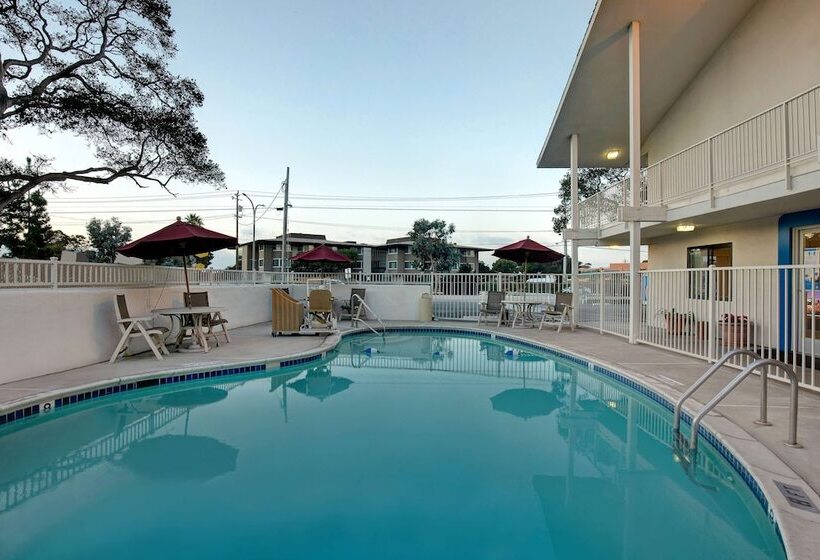 Motel 6 Monterey, Ca