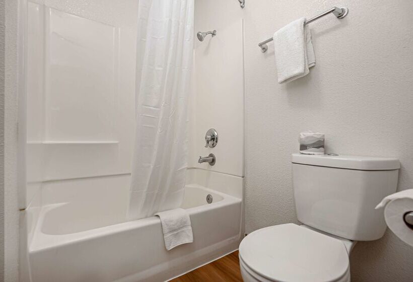 Motel 6temecula, Ca  Historic Old Town