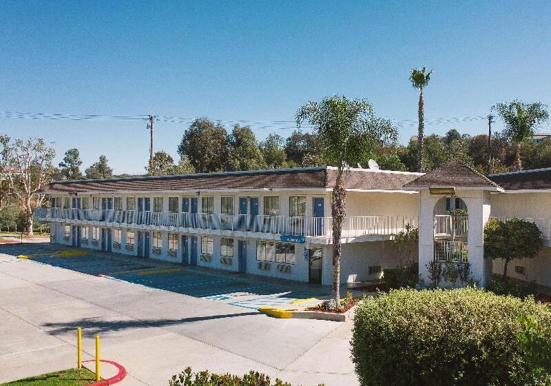 Motel 6temecula, Ca  Historic Old Town