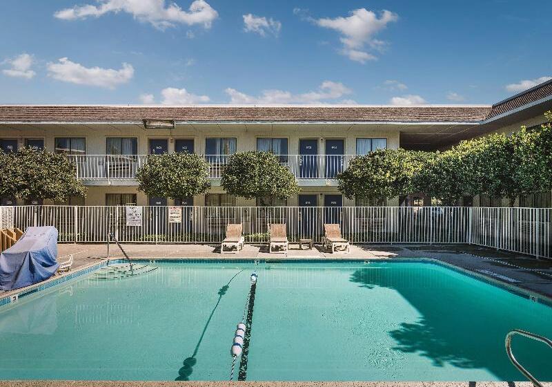 Motel 6temecula, Ca  Historic Old Town