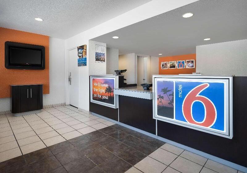 Motel 6temecula, Ca  Historic Old Town