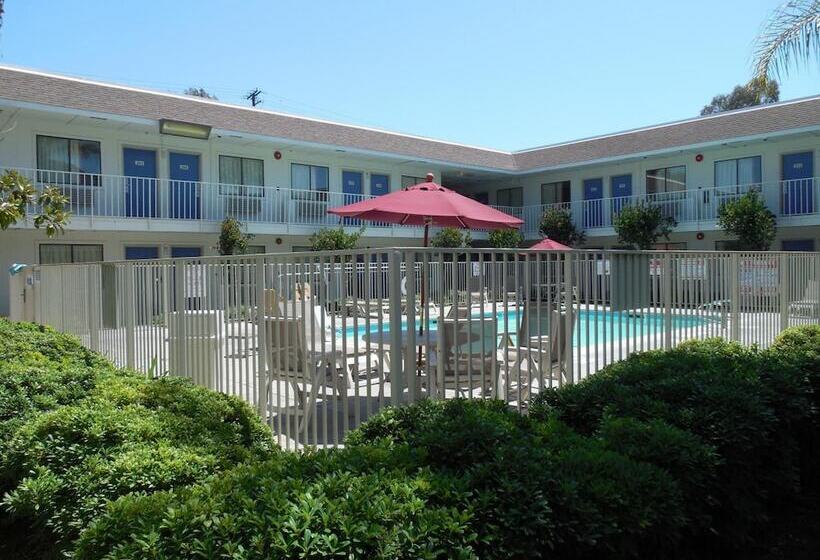 Motel 6temecula, Ca  Historic Old Town