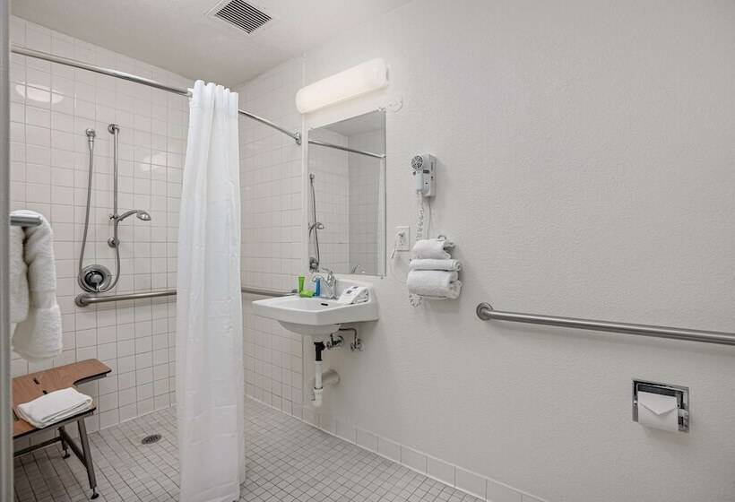 Motel 6temecula, Ca  Historic Old Town