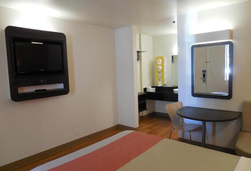 Motel 6temecula, Ca  Historic Old Town