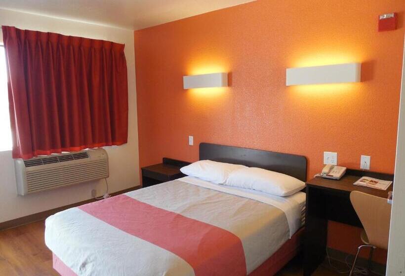 Motel 6temecula, Ca  Historic Old Town