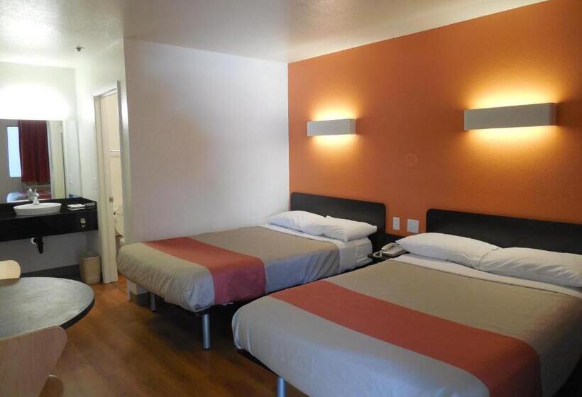 Motel 6temecula, Ca  Historic Old Town