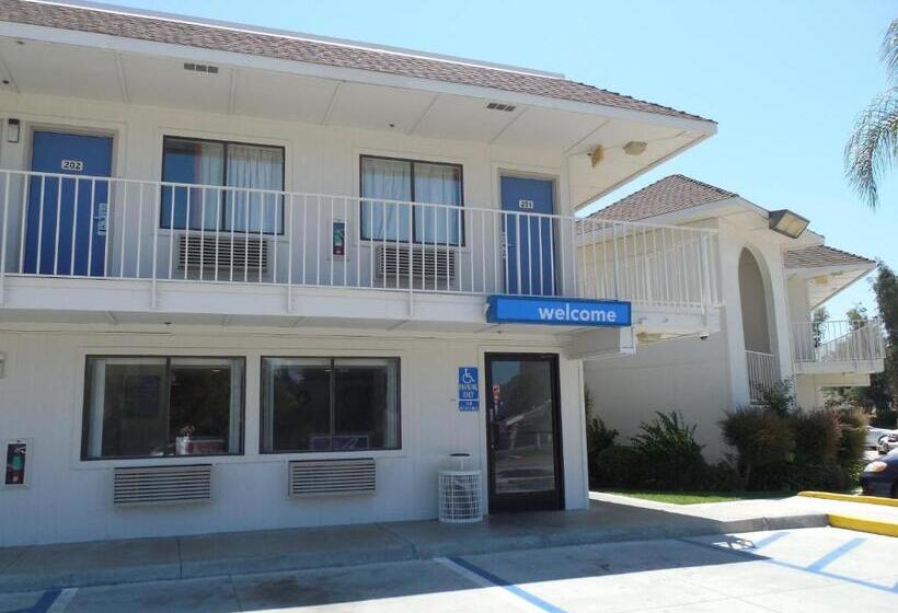 Motel 6temecula, Ca  Historic Old Town