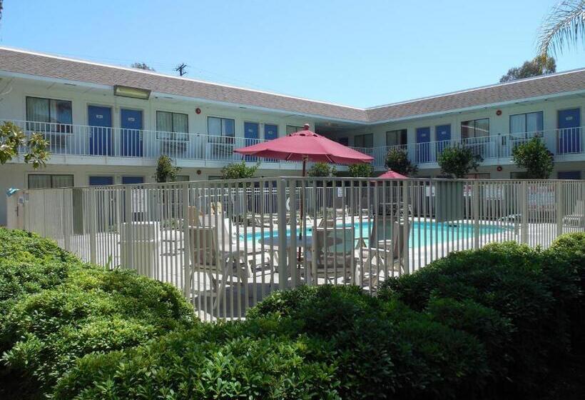 Motel 6temecula, Ca  Historic Old Town