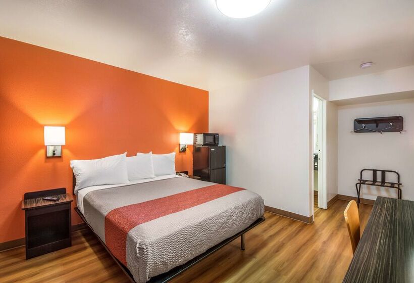 Motel 6youngtown, Az  Phoenix  Sun City