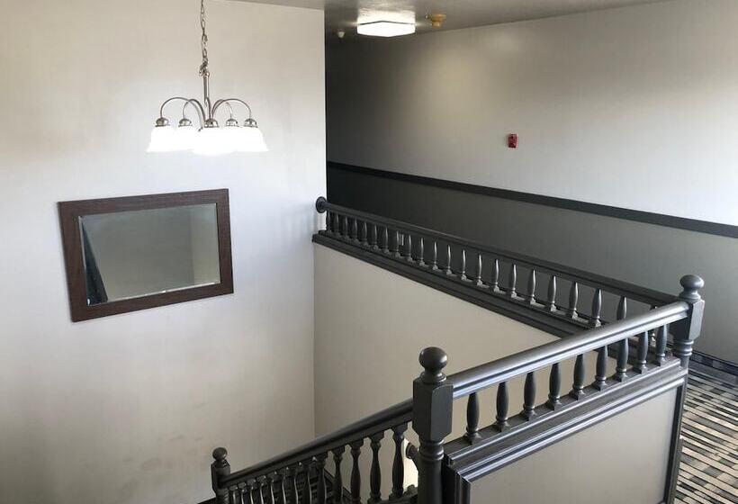 מוטל Ameri Stay Inn & Suites