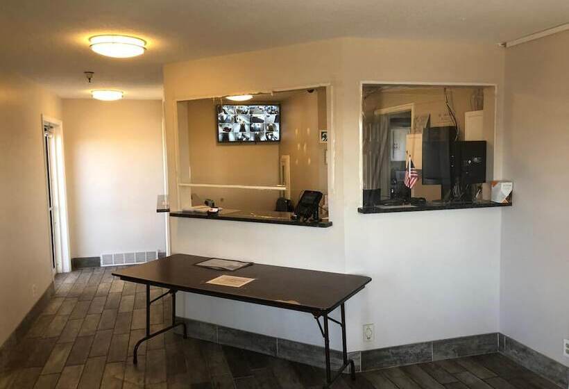 מוטל Ameri Stay Inn & Suites