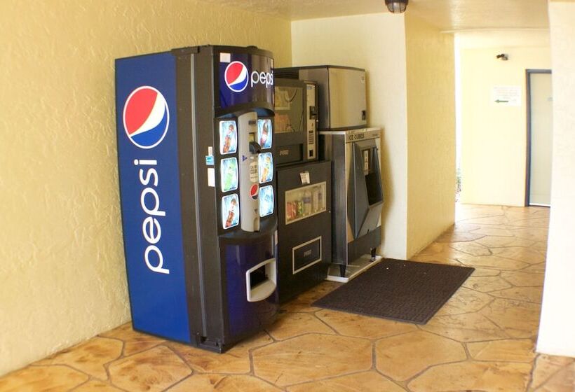 فندق على الطريق At Home Inn  Fort Pierce