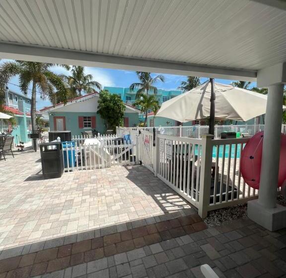 فندق على الطريق Blue Waters Treasure Island