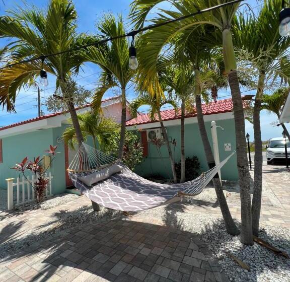 فندق على الطريق Blue Waters Treasure Island