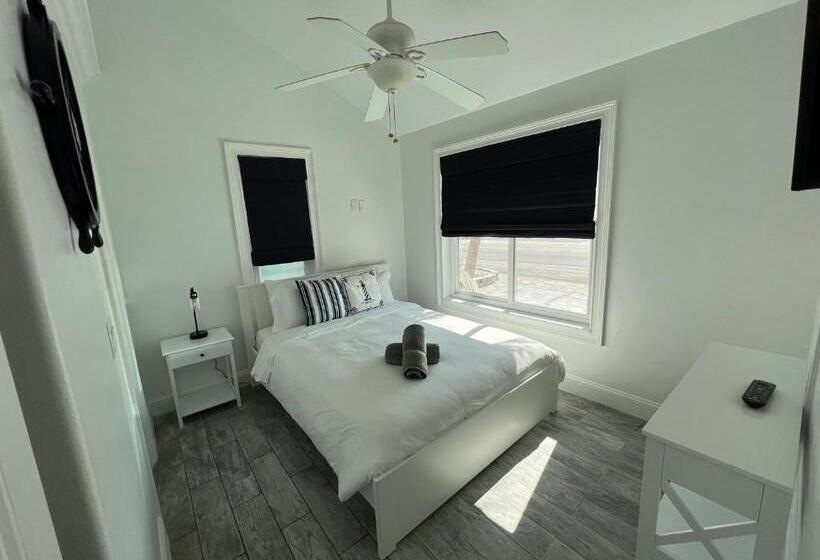 فندق على الطريق Blue Waters Treasure Island