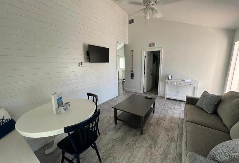 فندق على الطريق Blue Waters Treasure Island