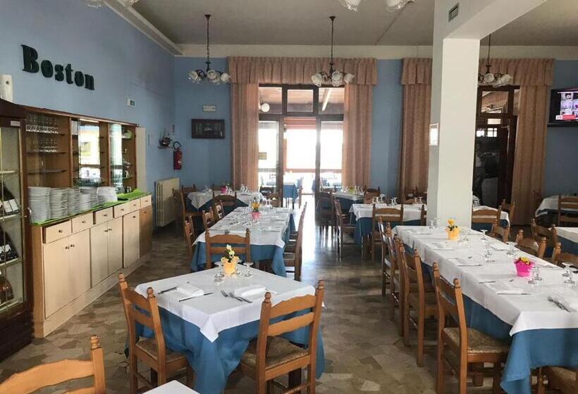 Motel Boston