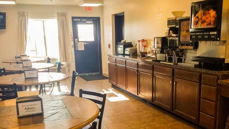 모텔 Ramada By Wyndham Williston