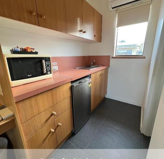 מוטל Summerhill Motor Inn