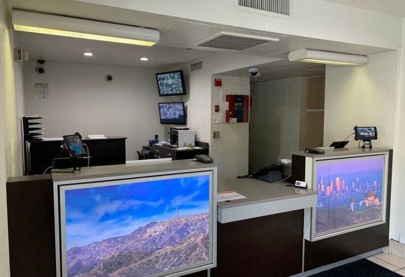 فندق على الطريق Vagabond Inn Sylmar