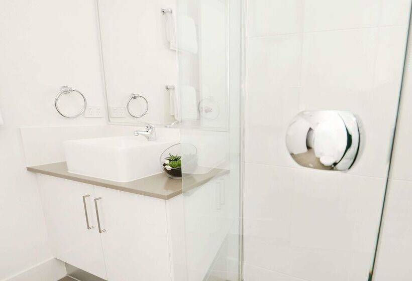 Oaks Moranbah Suites