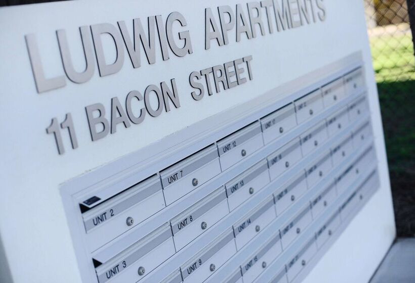 Oaks Moranbah Suites