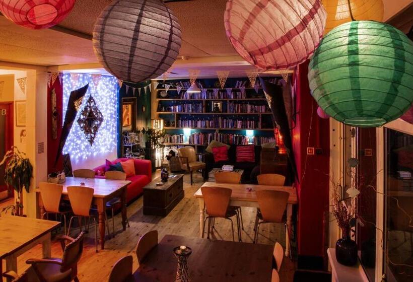 Пансион Beach House B&b