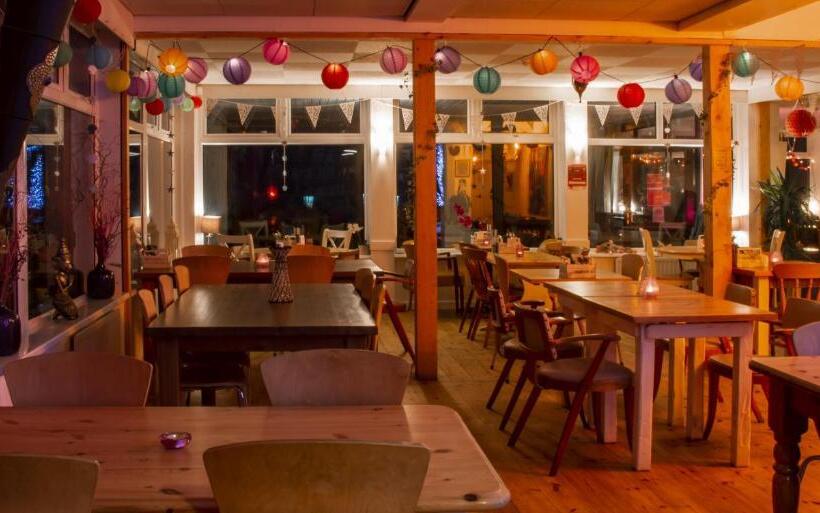 Пансион Beach House B&b