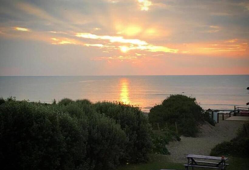 Пансион Beach House B&b