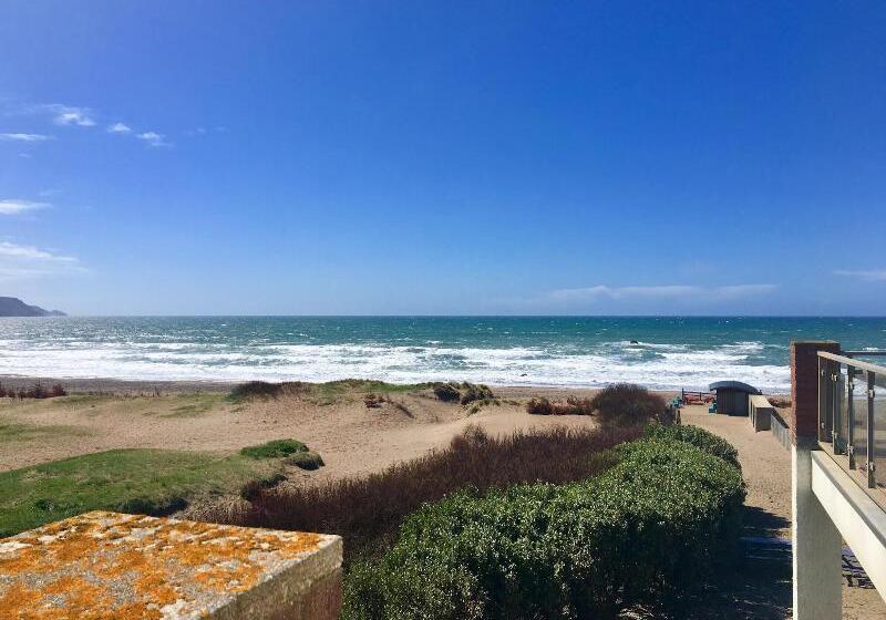 Пансион Beach House B&b