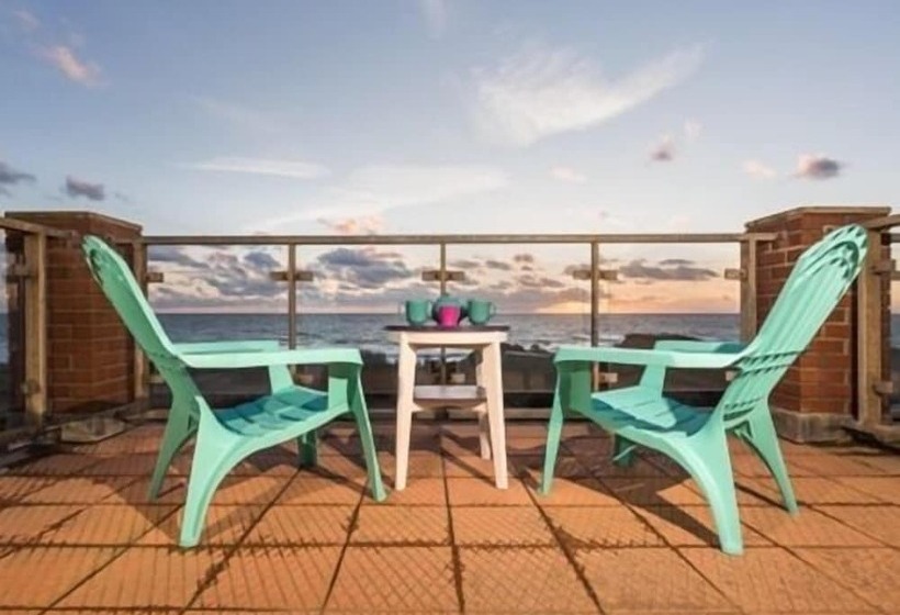 Пансион Beach House B&b