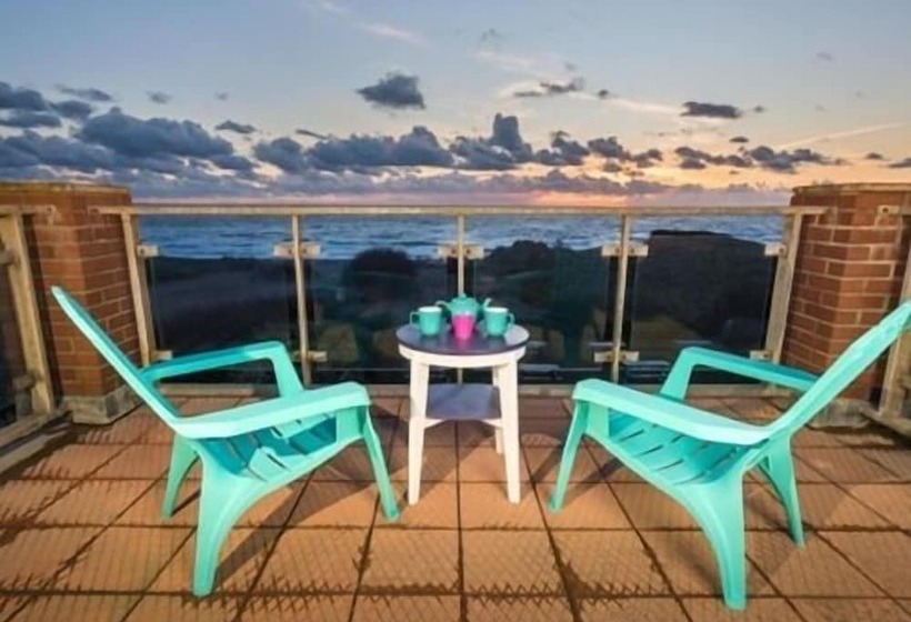 Пансион Beach House B&b