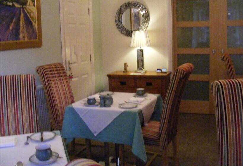 פנסיון Birchleigh Guest House