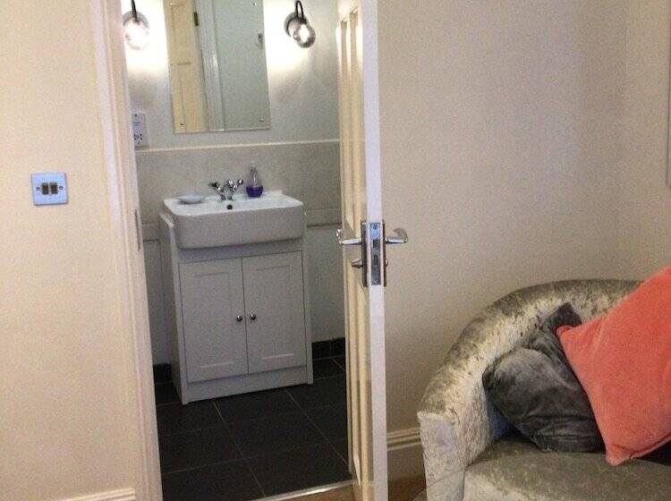 بنسيون Birchleigh Guest House