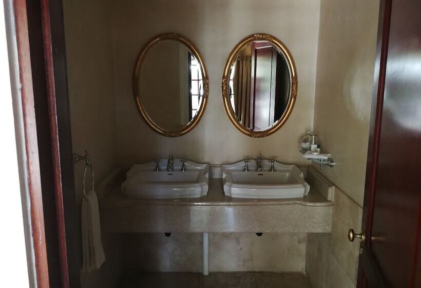 펜션 Cricklewood Manor