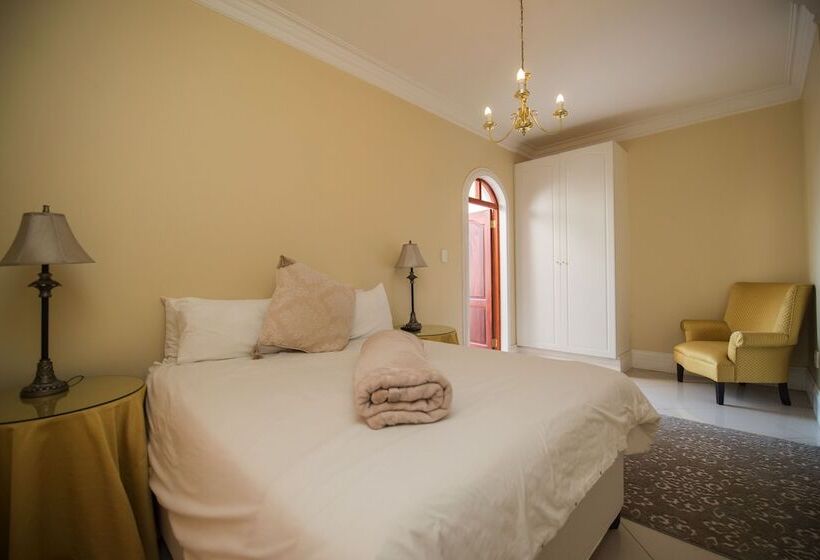 펜션 Cricklewood Manor