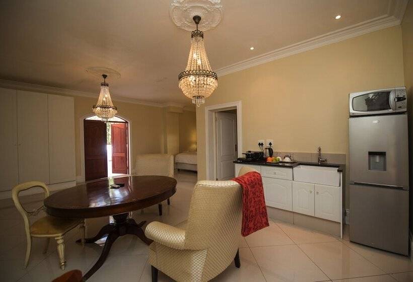 펜션 Cricklewood Manor